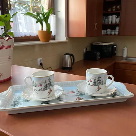 לינה וארוחת בוקר Szymkowka 3*